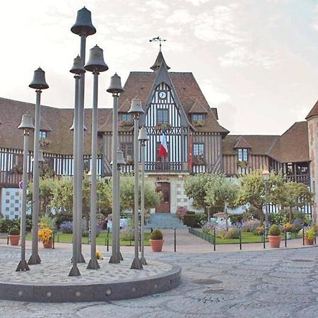 Le Cyrano, Deauville - App. T2 Proche De La Mer Экстерьер фото